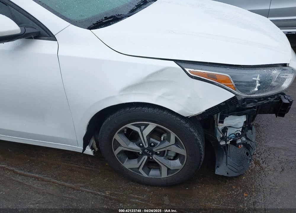 2021 KIA FORTE VIN: 3KPF24AD8ME276839