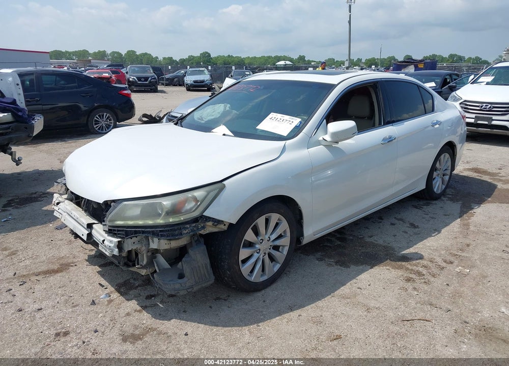 2013 HONDA ACCORD VIN: 1HGCR3F81DA039814