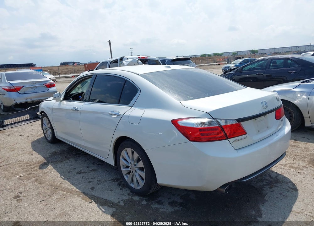 2013 HONDA ACCORD VIN: 1HGCR3F81DA039814