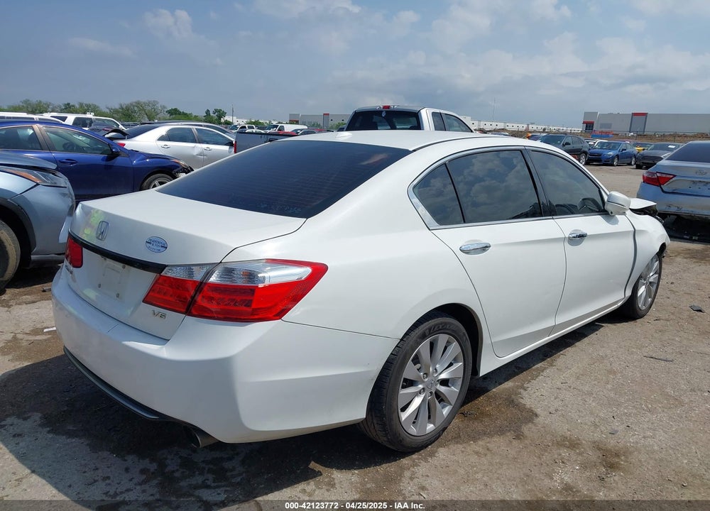 2013 HONDA ACCORD VIN: 1HGCR3F81DA039814