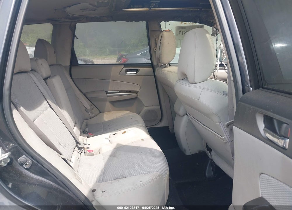 2011 SUBARU FORESTER 2.5X PREMIUM VIN: JF2SHADC6BH726057