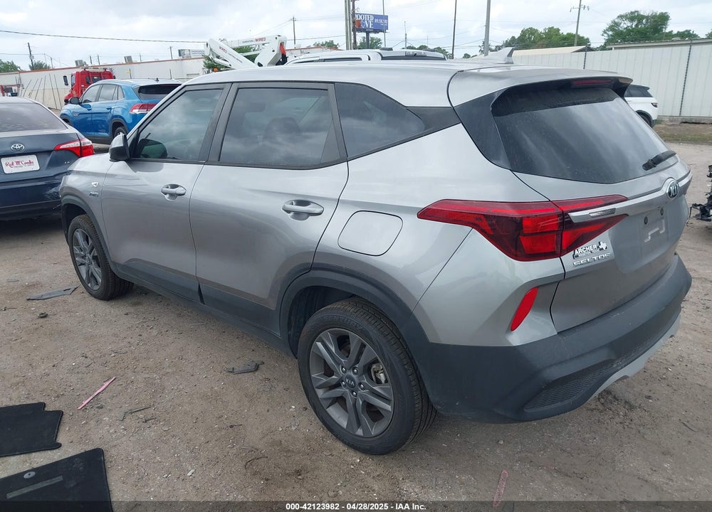 2021 KIA SELTOS VIN: KNDEPCAA0M7045897