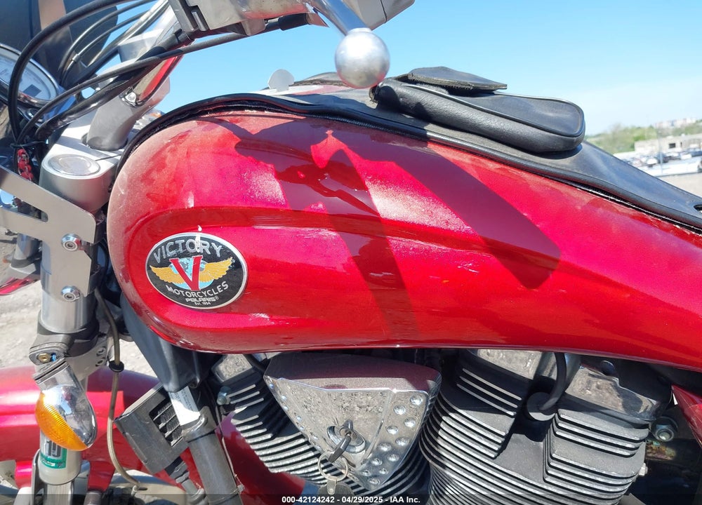 2005 VICTORY MOTORCYCLES KINGPIN VIN: 5VPCB16D553006469