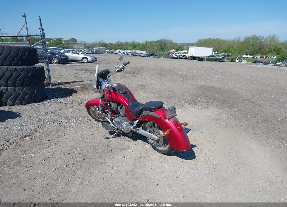 2005 VICTORY MOTORCYCLES KINGPIN VIN: 5VPCB16D553006469