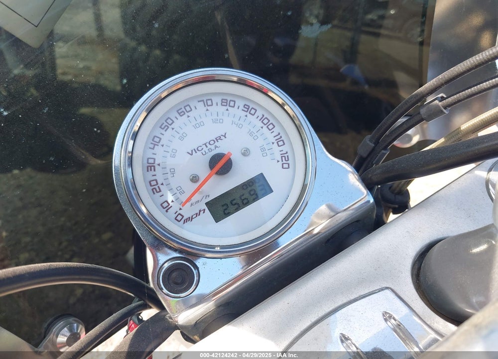 2005 VICTORY MOTORCYCLES KINGPIN VIN: 5VPCB16D553006469