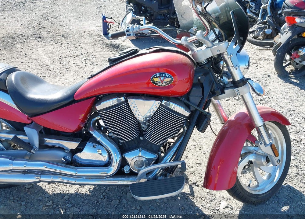 2005 VICTORY MOTORCYCLES KINGPIN VIN: 5VPCB16D553006469