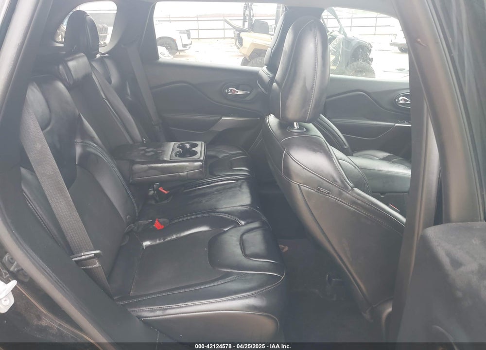 2019 JEEP CHEROKEE VIN: 1C4PJLLBXKD280354