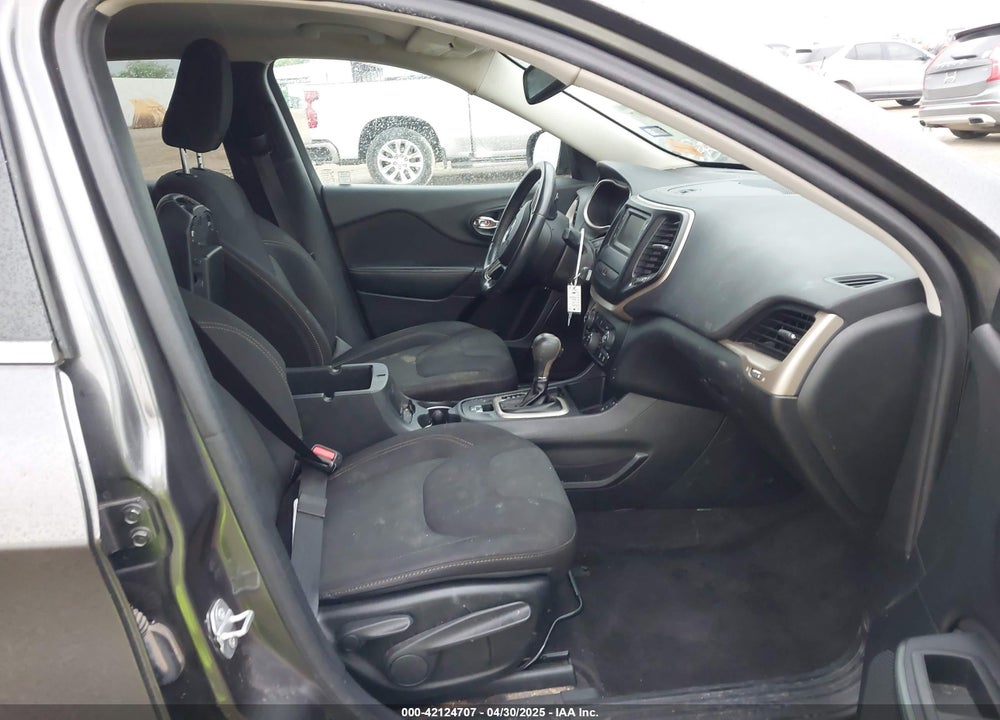 2016 CHEROKEE JEEP  LATITUDE VIN: 1C4PJLCB8GW370078