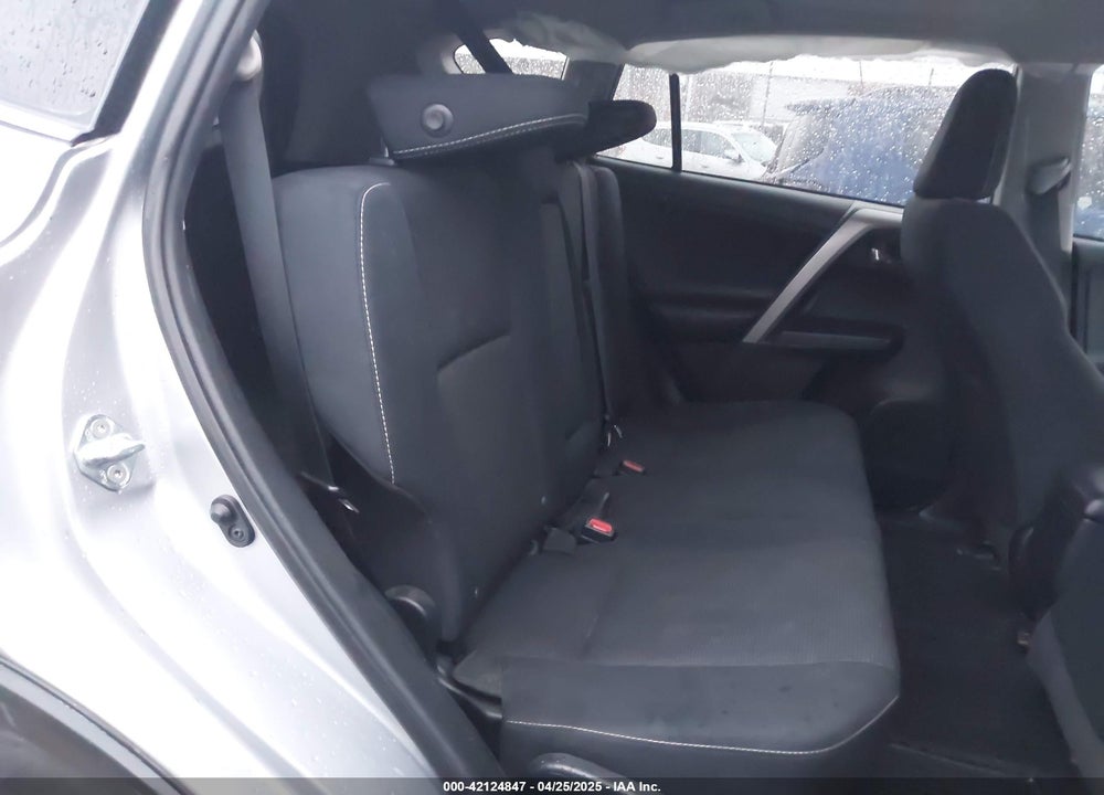 2018 TOYOTA RAV4 VIN: 2T3RFREV4JW739707