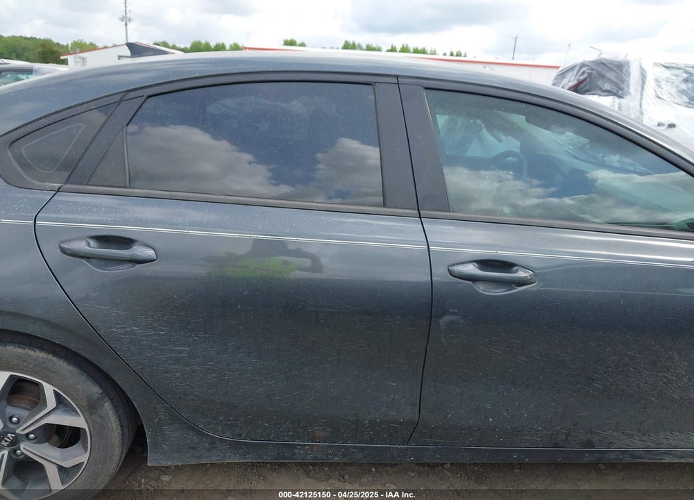 2021 KIA FORTE LXS VIN: 3KPF24AD2ME276819