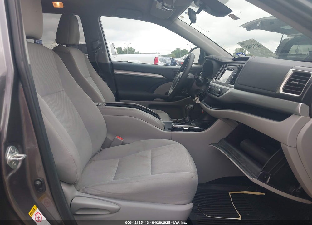 2019 TOYOTA HIGHLANDER VIN: 5TDZARFH8KS055303