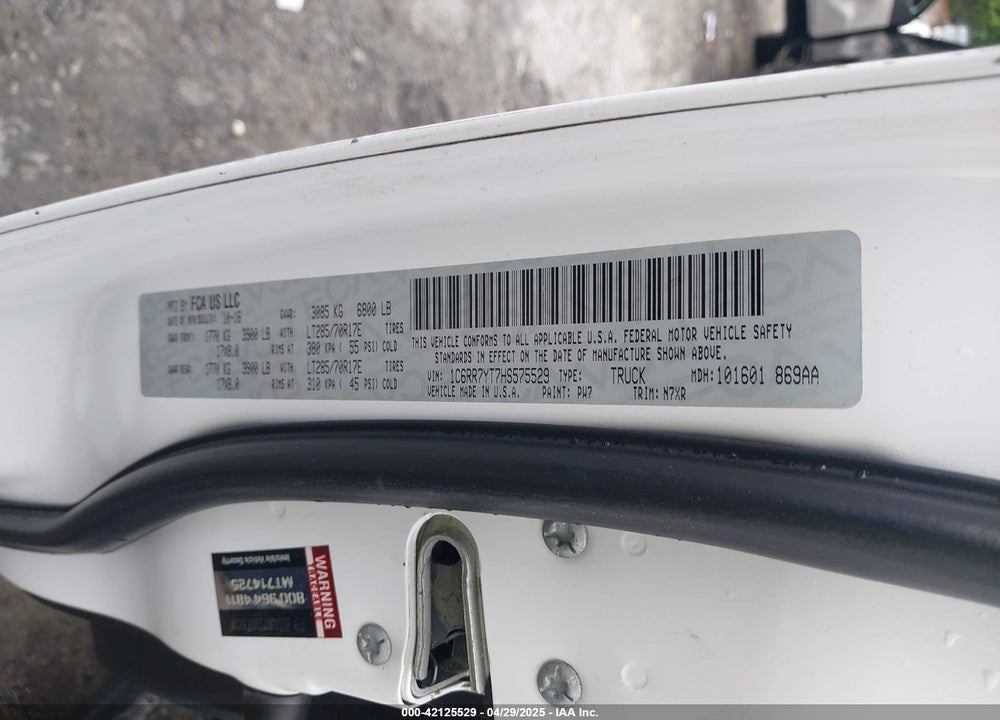 2017 RAM 1500 VIN: 1C6RR7YT7HS575529