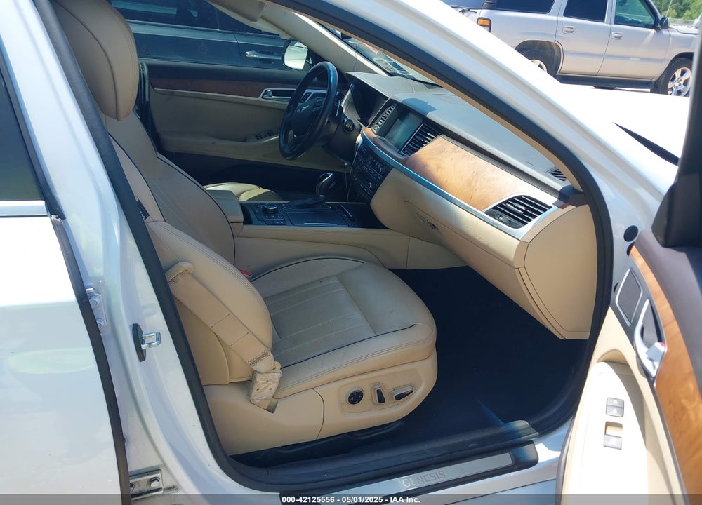 2015 HYUNDAI GENESIS VIN: KMHGN4JE1FU069567