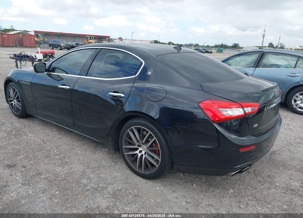 2015 MASERATI GHIBLI VIN: ZAM57RTA1F1139322