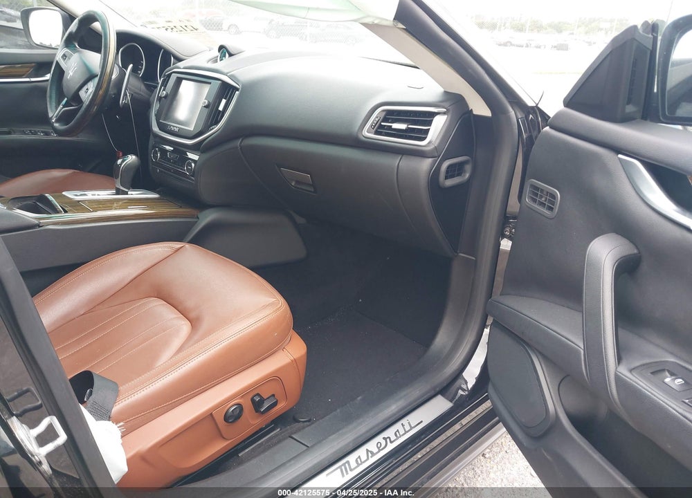 2015 MASERATI GHIBLI VIN: ZAM57RTA1F1139322