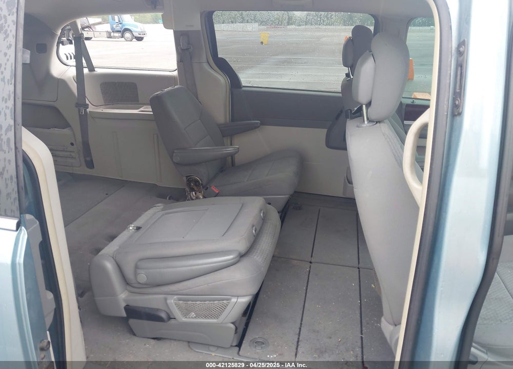 2010 CHRYSLER TOWN & COUNTRY TOURING VIN: 2A4RR5D13AR456900