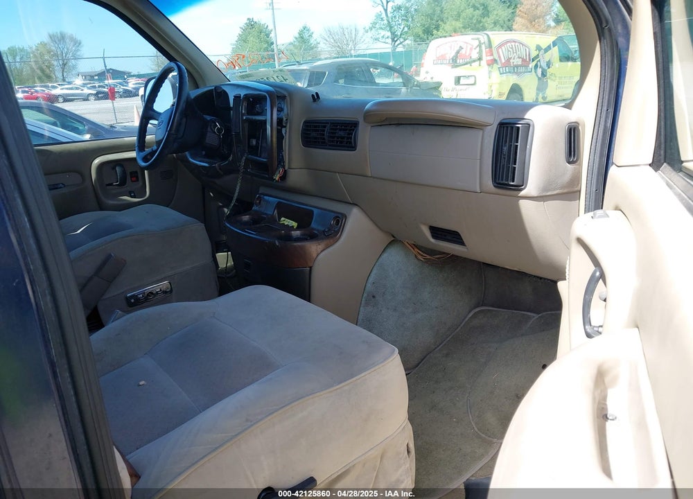 2001 CHEVROLET EXPRESS UPFITTER VIN: 1GBFG15R911183501