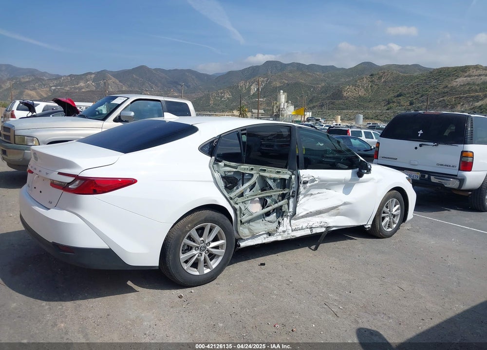 2025 TOYOTA CAMRY LE VIN: 4T1DAACK1SU549070