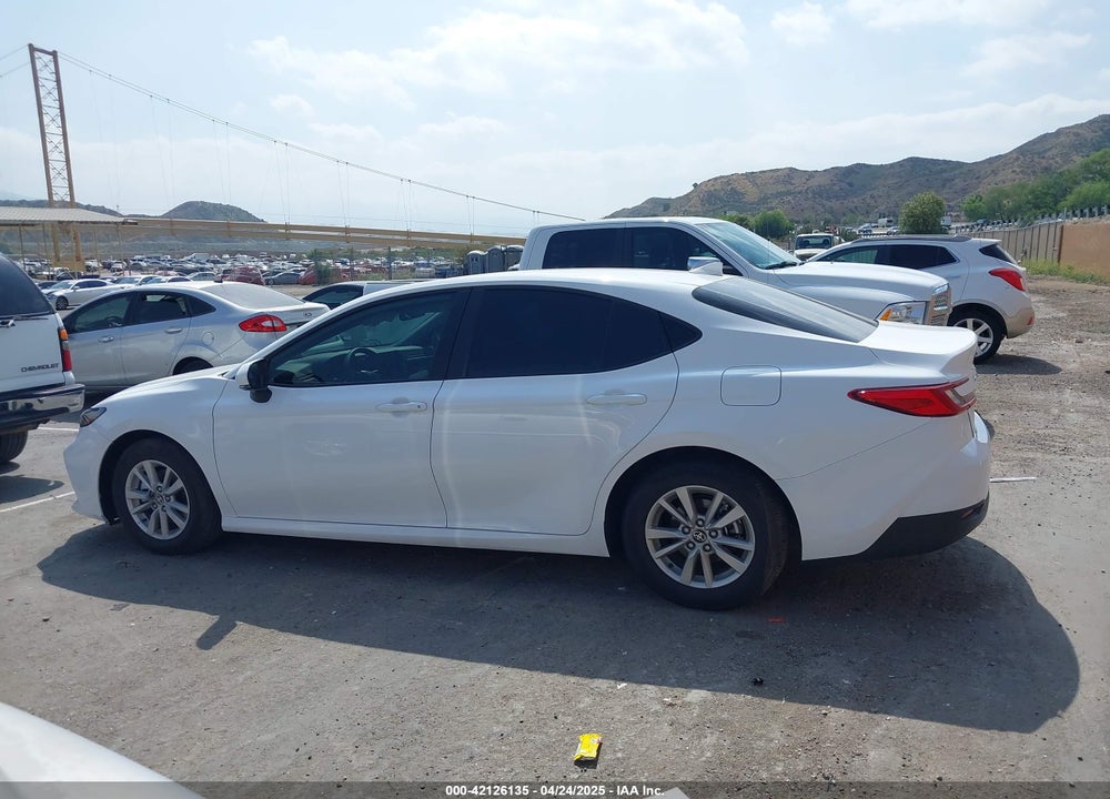 2025 TOYOTA CAMRY LE VIN: 4T1DAACK1SU549070