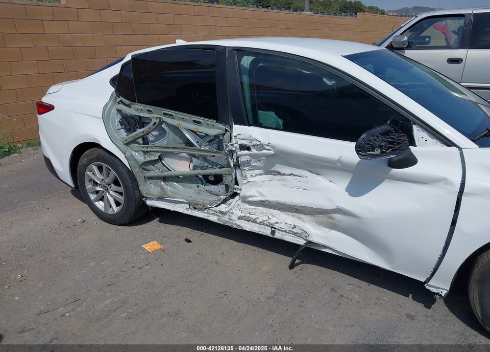 2025 TOYOTA CAMRY LE VIN: 4T1DAACK1SU549070