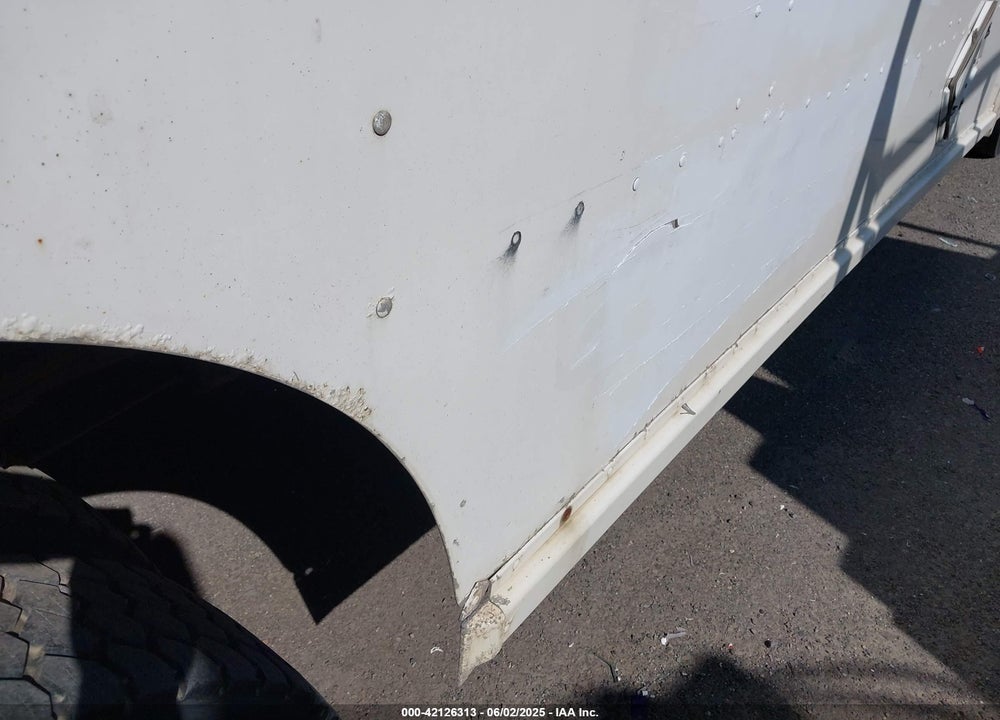2001 FREIGHTLINER CHASSIS M LINE WALK-IN VAN VIN: 4UZAARBW31CH52443