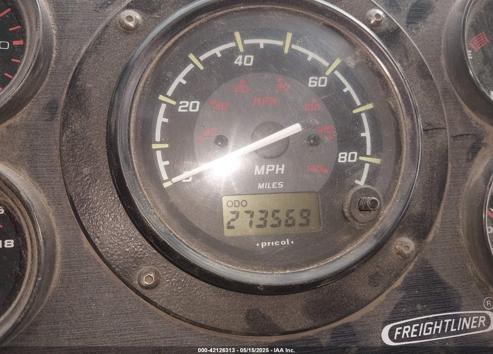 2001 FREIGHTLINER CHASSIS M LINE WALK-IN VAN VIN: 4UZAARBW31CH52443