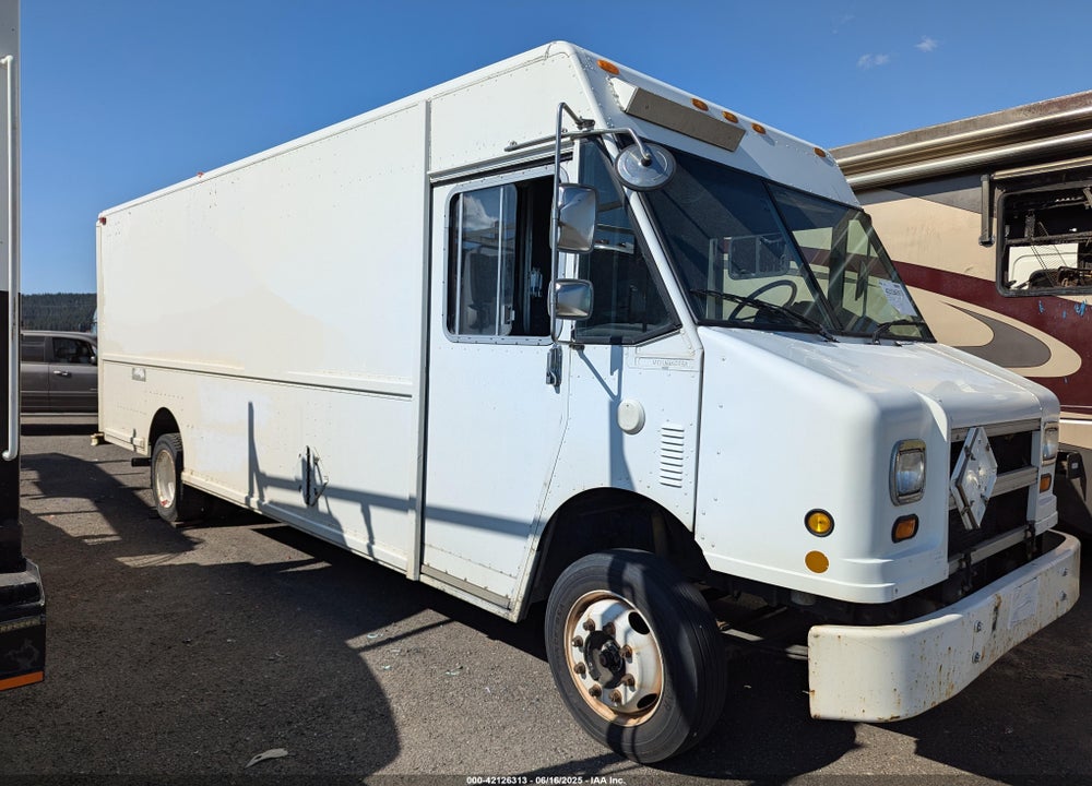 2001 FREIGHTLINER CHASSIS M LINE WALK-IN VAN VIN: 4UZAARBW31CH52443