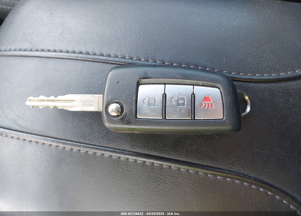 2019 NISSAN ROGUE VIN: 5N1AT2MT1KC814523