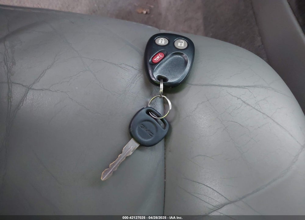 2004 GMC YUKON XL 1500 DENALI VIN: 1GKFK66U44J264652