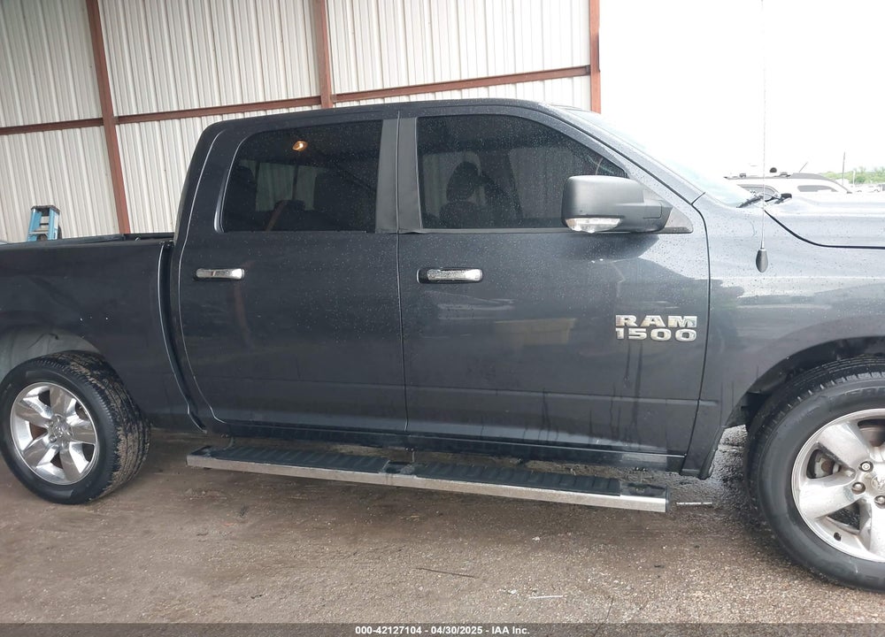 2016 RAM 1500 VIN: 1C6RR6LG4GS293321