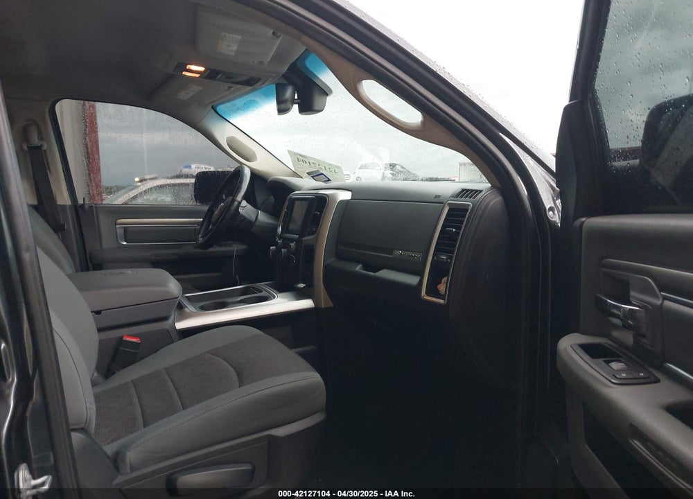 2016 RAM 1500 VIN: 1C6RR6LG4GS293321