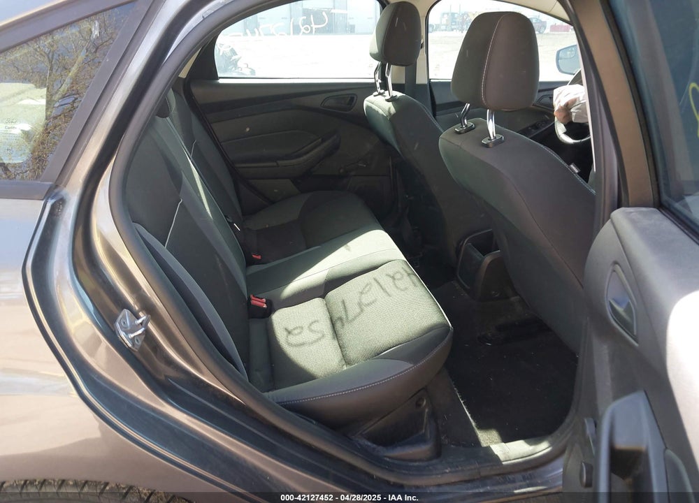 2014 FORD FOCUS VIN: 1FADP3E28EL427561