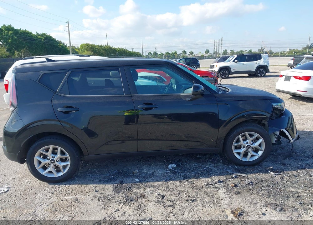 2023 KIA SOUL VIN: KNDJ23AU6P7873951