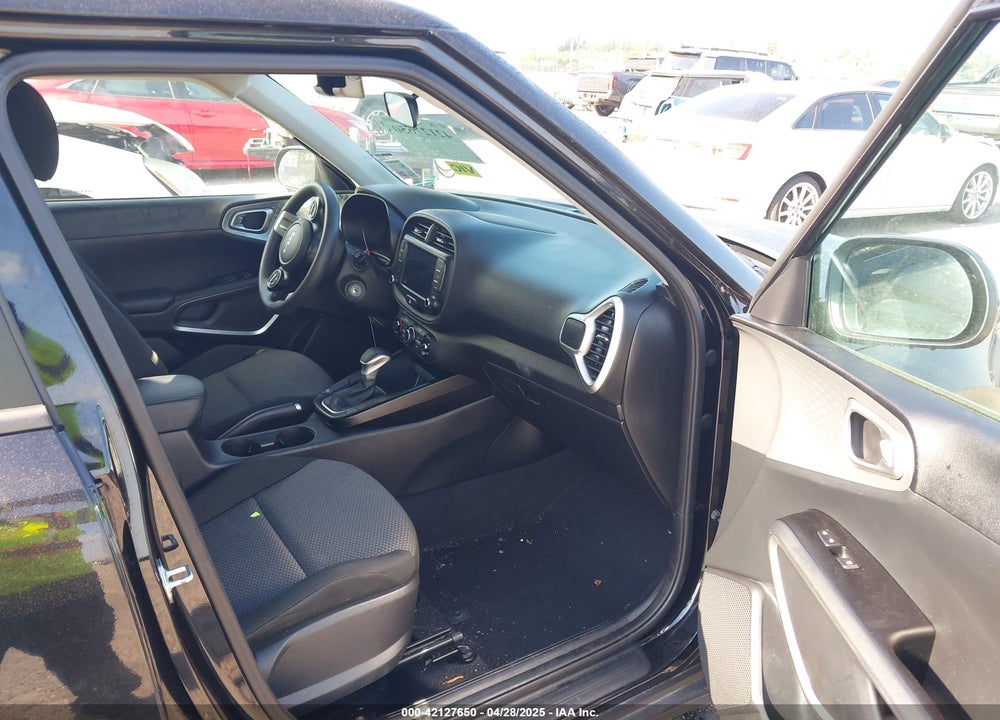 2023 KIA SOUL VIN: KNDJ23AU6P7873951