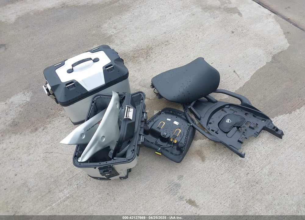 2023 DUCATI MULTISTRADA V4 RALLY VIN: ZDMAAL4W5PB009670