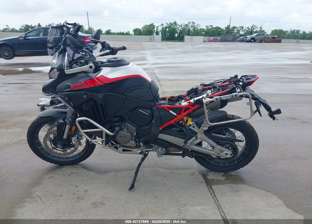 2023 DUCATI MULTISTRADA V4 RALLY VIN: ZDMAAL4W5PB009670