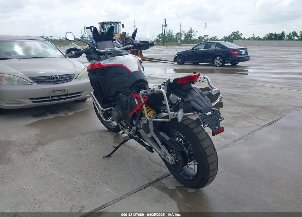 2023 DUCATI MULTISTRADA V4 RALLY VIN: ZDMAAL4W5PB009670