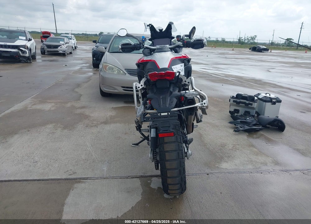 2023 DUCATI MULTISTRADA V4 RALLY VIN: ZDMAAL4W5PB009670