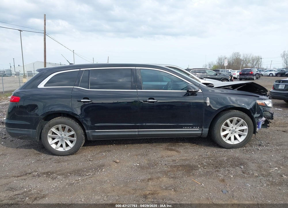 2017 LINCOLN MKT VIN: 2LMHJ5NK9HBL00413