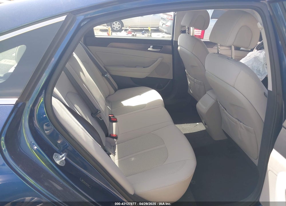 2016 HYUNDAI SONATA VIN: 5NPE34AF0GH277641