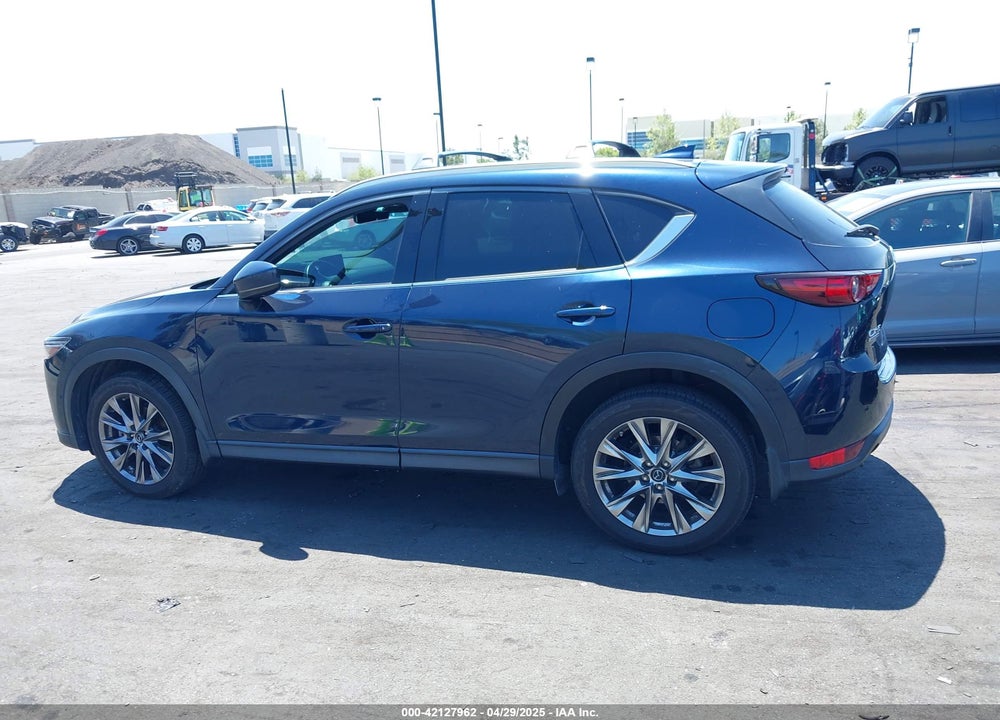 2020 MAZDA CX-5 SIGNATURE VIN: JM3KFBEY3L0747024
