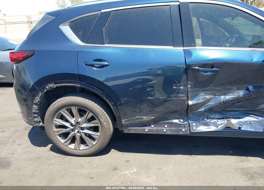 2020 MAZDA CX-5 SIGNATURE VIN: JM3KFBEY3L0747024