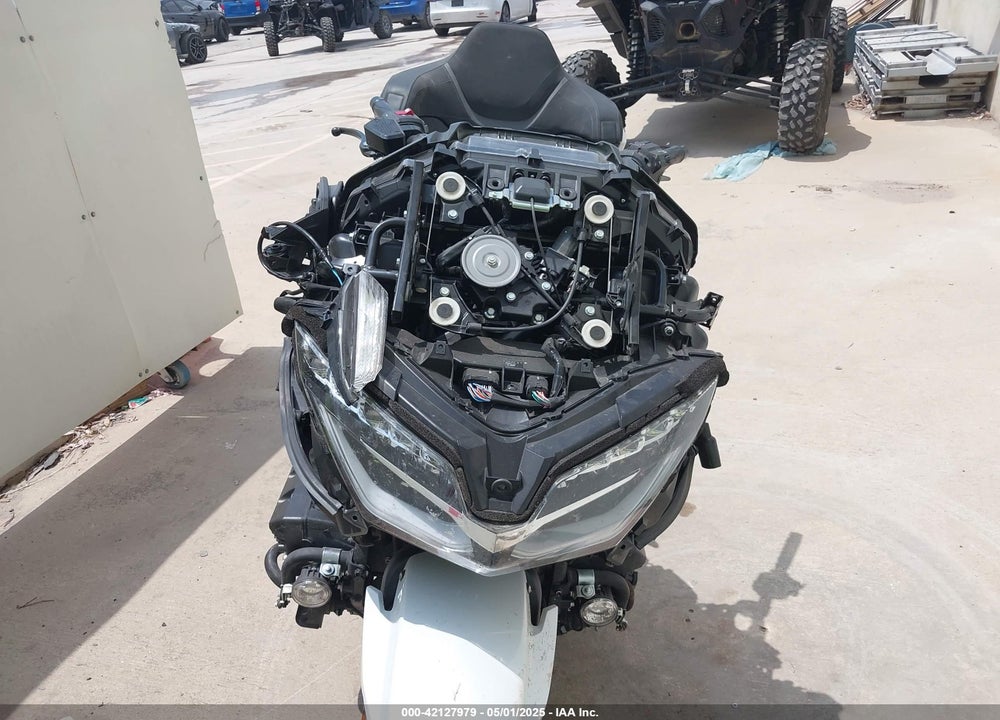 2024 HONDA GL1800 D VIN: JH2SC7951RK600686