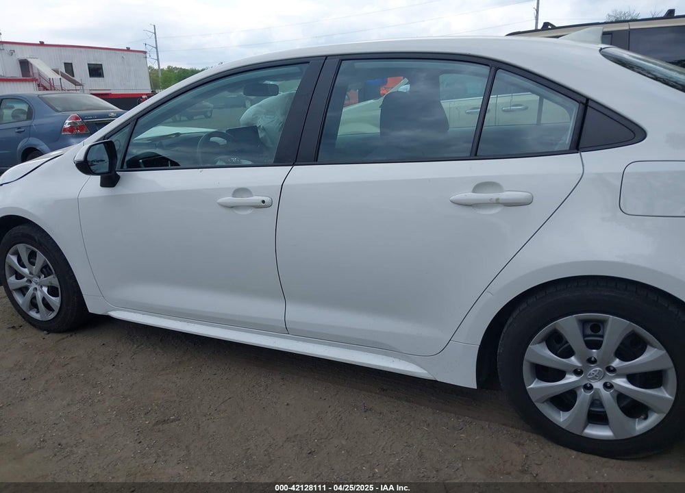 2022 TOYOTA COROLLA VIN: 5YFEPMAE1NP328687