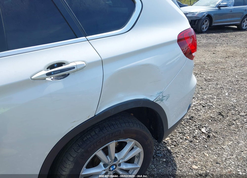 2015 BMW X5 VIN: 5UXKR0C5XF0K57213