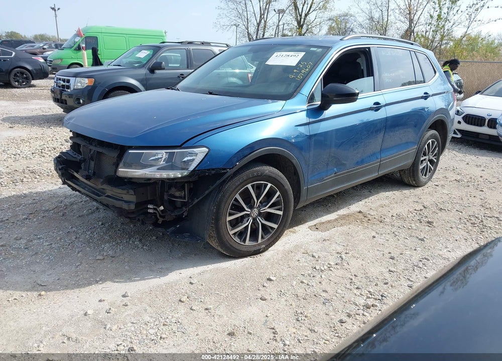 2019 VOLKSWAGEN TIGUAN VIN: 3VV2B7AX9KM069553