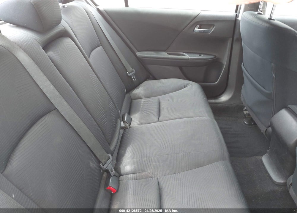 2015 HONDA ACCORD VIN: 1HGCR2F37FA051032
