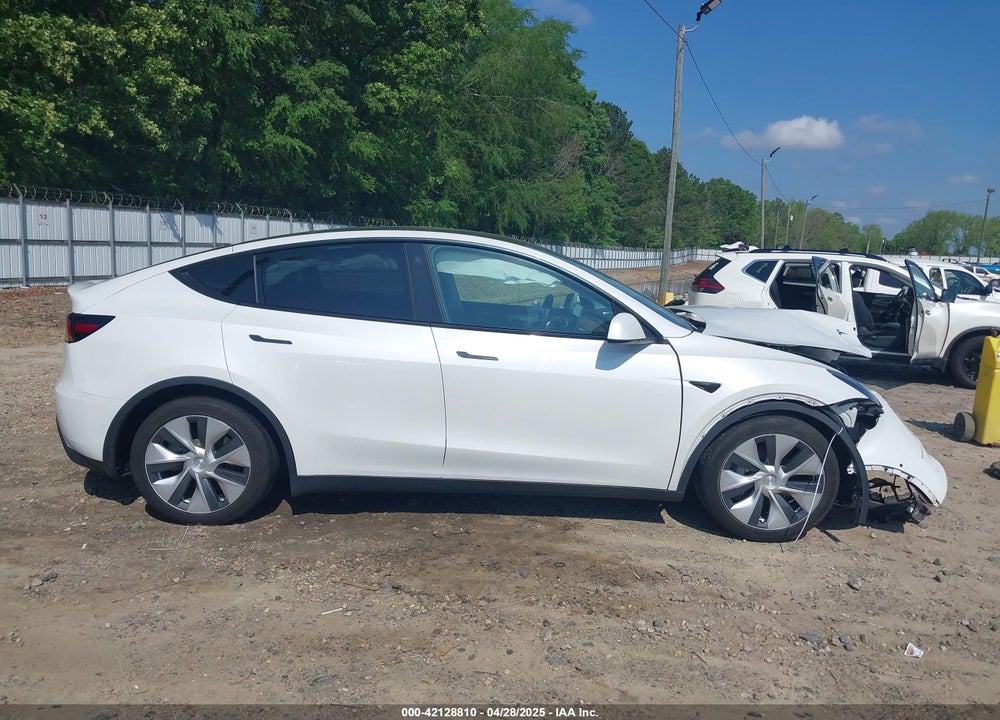 2021 TESLA MODEL Y STANDARD RANGE REAR-WHEEL DRIVE VIN: 5YJYGDED4MF192824