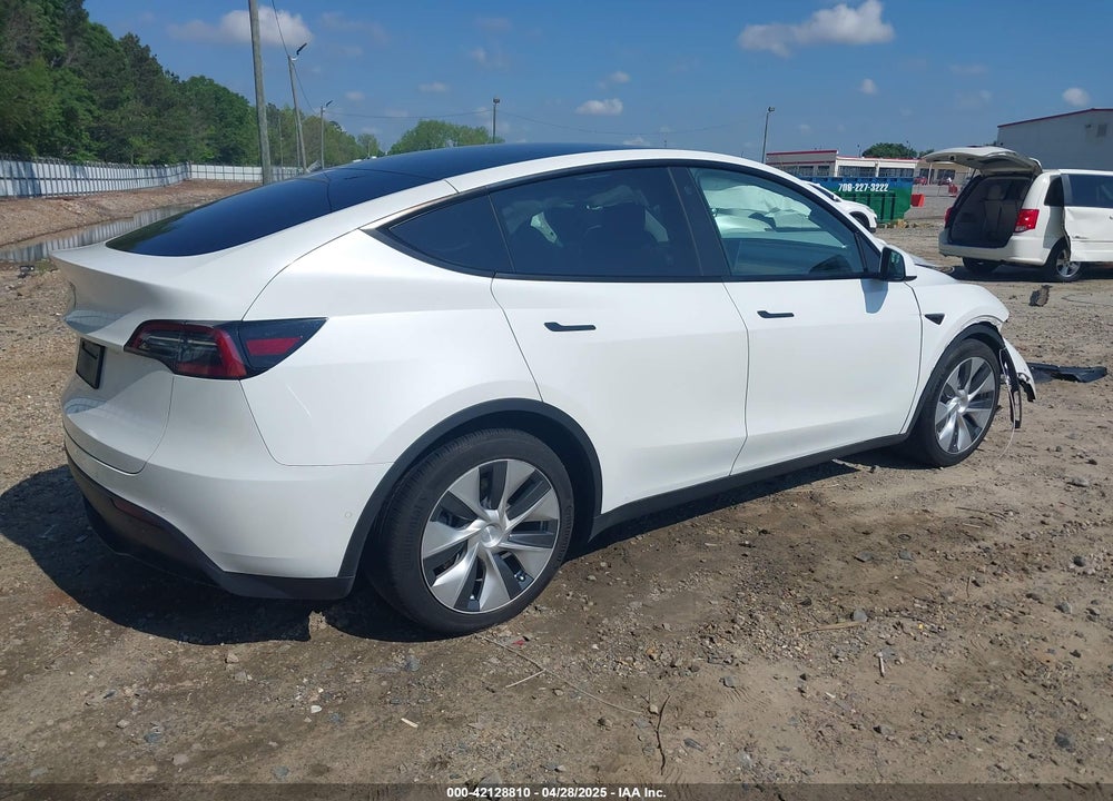 2021 TESLA MODEL Y STANDARD RANGE REAR-WHEEL DRIVE VIN: 5YJYGDED4MF192824