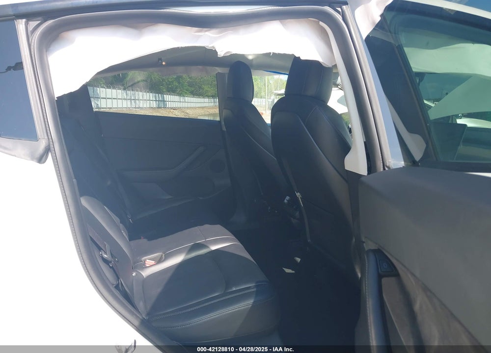 2021 TESLA MODEL Y STANDARD RANGE REAR-WHEEL DRIVE VIN: 5YJYGDED4MF192824